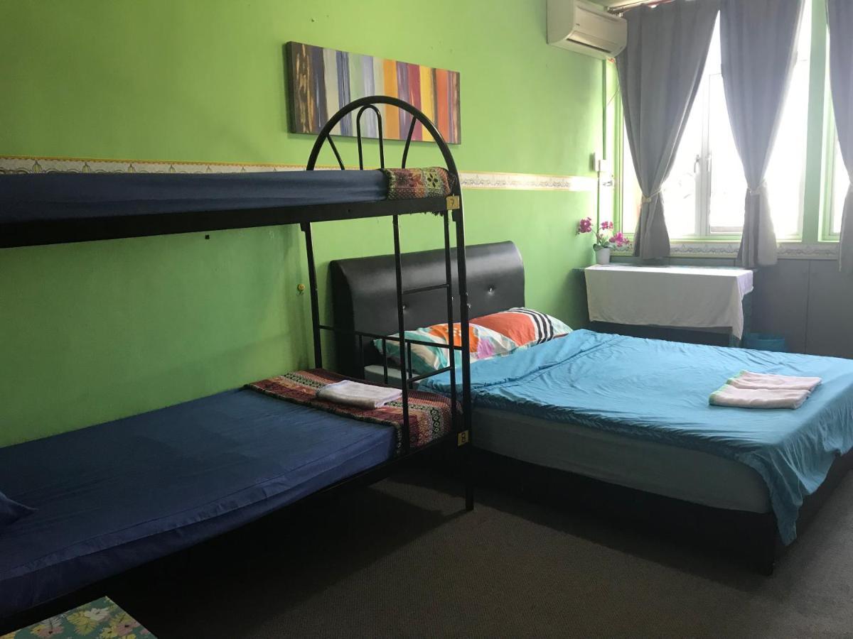 Borneo Sweet Guesthouse Kuching Bagian luar foto